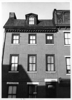 [231 Spruce Street]  231 Spruce St.  (c. 1960)   Philadelphia Historical Commission Files, Philadelphia Historical Commission.  Local ID #: 11082-1  